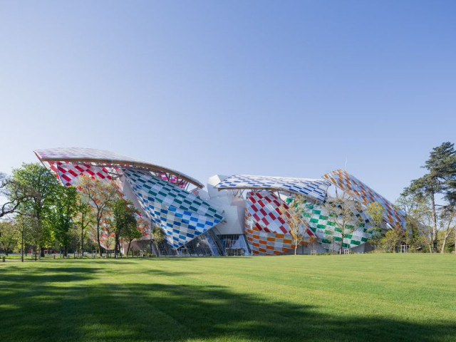 Un damier de couleurs pour la Fondation Louis Vuitton - Fondation Louis Vuitton colorée par D. Buren