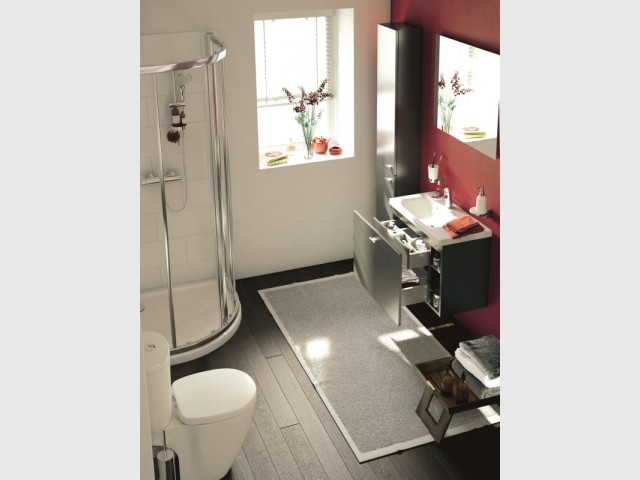 Un tiroir profond pour une salle de bains fonctionnelle - Dix petits meubles sous vasque 