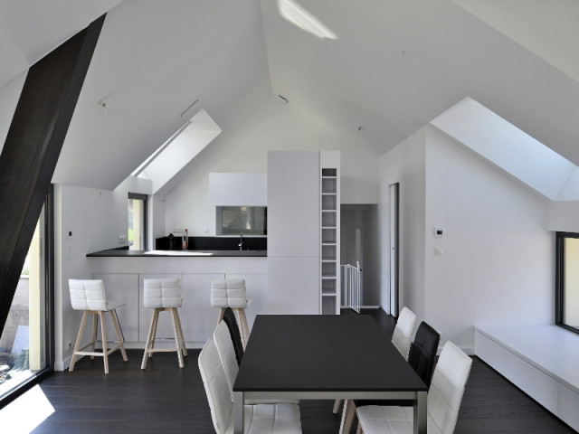 Une grange remodelée comme une habitation contemporaine  - Une grange alsacienne rénovée