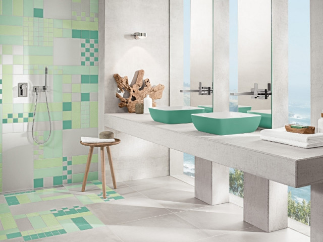 Vert turquoise pour une salle de bains lumineuse