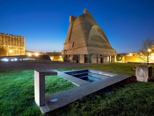L'église Saint-Pierre de Firminy-Vert, un chantier différé  - La Maison de la Culture à Firminy (Loire) réalisé par Le Corbusier inscrite sur la Liste du patrimoine mondial de l'UNESCO depuis juillet 2016
