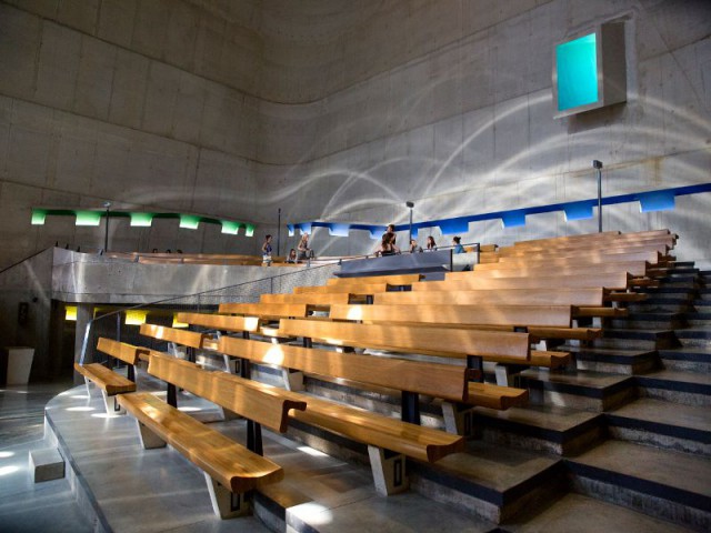 L'église Saint-Pierre de Firminy-Vert, conforme à l'esprit corbuséen - La Maison de la Culture à Firminy (Loire) réalisée par Le Corbusier inscrite sur la Liste du patrimoine mondial de l'UNESCO depuis juillet 2016