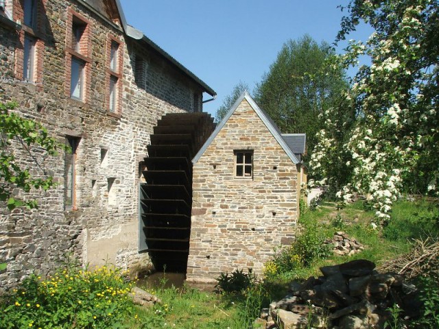 Une maisonnette construite pour valoriser l'architecture rurale et mettre en avant les matières premières locales - Un moulin du 17ème siècle entièrement rénové