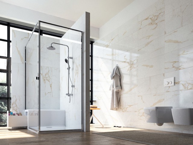 Une salle de bains qui s'enveloppe de grands carreaux de marbre - Le marbre fait son come-back dans les salles de ba