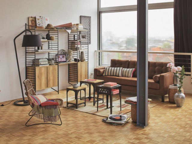 Un mobilier bois/acier pour un salon chaleureux - Un salon au total look industriel