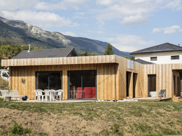 Une maison qui s'intègre à son environnement