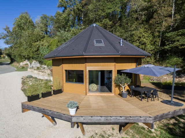 Une maison arrondie au coeur de la montagne