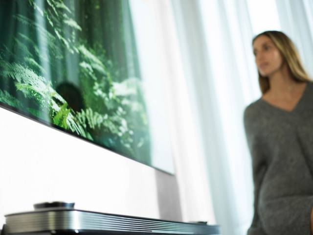 Le téléviseur ultra fin Signature W7
