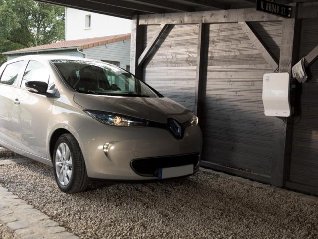 Voitures électriques : installer une borne de recharge à domicile, combien  ça coûte ?