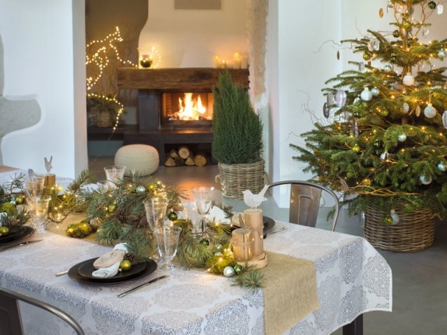 décoration table de Noël en rouge blanc botanic facile à réaliser