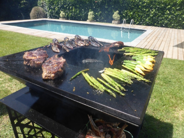 Barbecue, plancha : 16 idées pour un repas convivial au jardin Barbecue, plancha : 16 idées pour un repas convivial au jardin