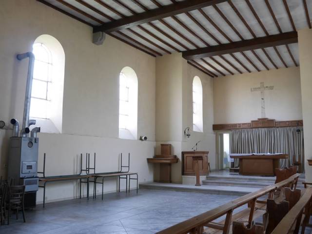 Avant : une église vétuste laissée à l'abandon