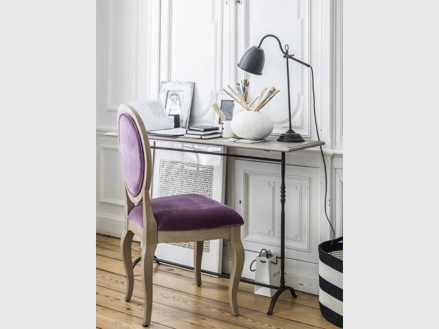 Chaise médaillon Hortense, à partir de 505 &euro;