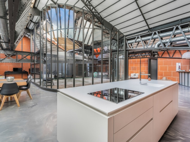 Un local commercial transformé en loft, à Lyon