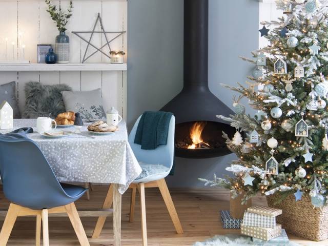 Noël au coin du feu dans un cocon à l'esprit scandinave