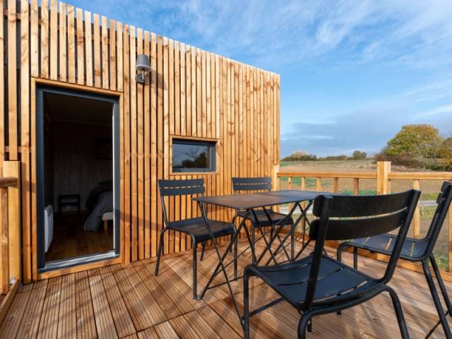 Une terrasse de 10 m2 agrémente le studio de jardin