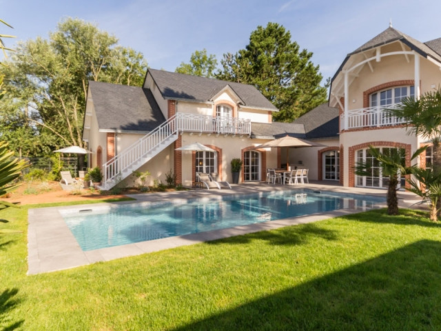 Une maison contemporaine inspirée des villas anciennes de Pornic 