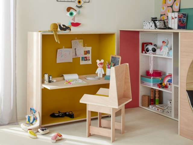 Petit bureau avec trois rangements