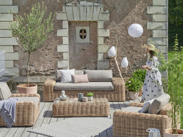 Un salon de jardin en rotin 100% confort