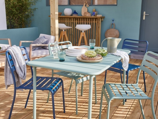 Un camaïeu de bleu pour salon de jardin esprit bord de mer