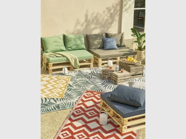 Tapis d'extérieur motif Ethnique ou Végétal, Jardiland, prix : à partir de 12,95 &euro; (120 x 180 cm)