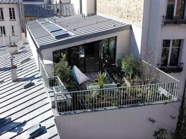 Terrasse végétalisée pour cet ancien atelier transformé en loft