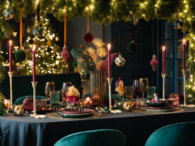 Une table de fête pseudo-baroque et colorée