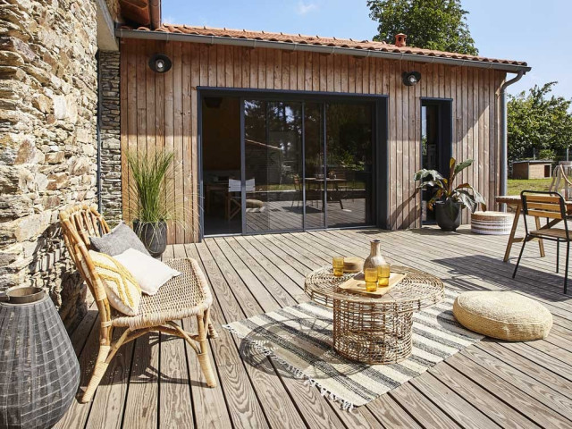 Comment se protéger de la pluie sur une terrasse ? - Côté Maison