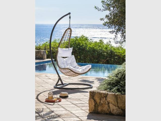 CHAISE SUSPENDUE EGG de style exotique