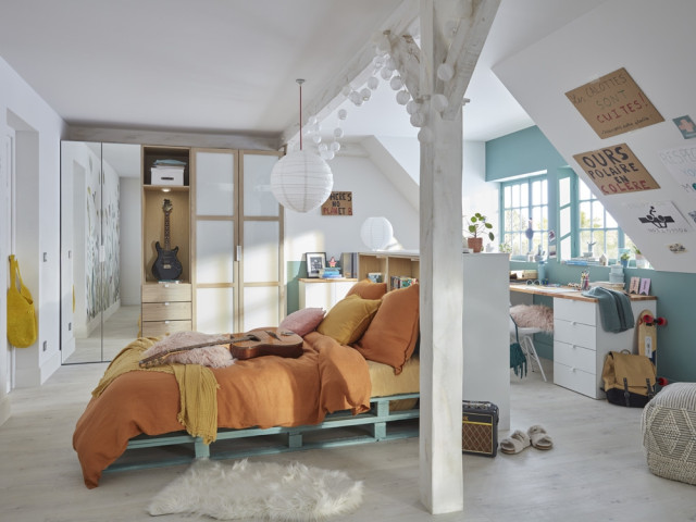 A room bathed in light and sun