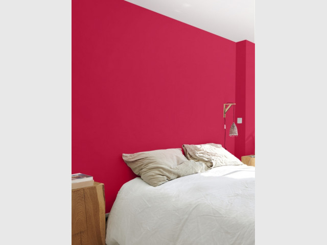 Du rouge Viva Magenta dans la chambre