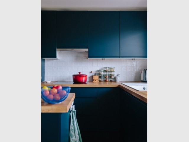 Une cuisine habillée de bleu