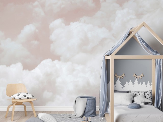 Du papier peint nuages dans une chambre d'enfant