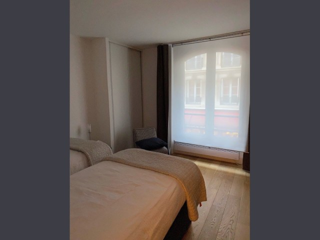 Un appartement parisien métamorphosé - La chambre, avant - Un appartement de 60 m2 métamorphosé - avant et pendant les travaux