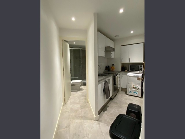 Un appartement parisien métamorphosé - La cuisine, avant - Un appartement de 60 m2 métamorphosé - avant et pendant les travaux