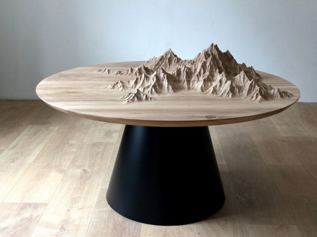 La table Montagne fait un mètre de diamètre