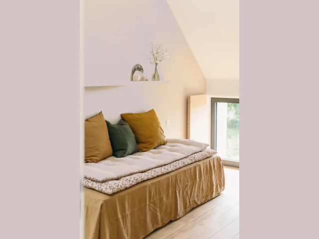 La chambre "Le nid" offre une vue imprenable sur la nature