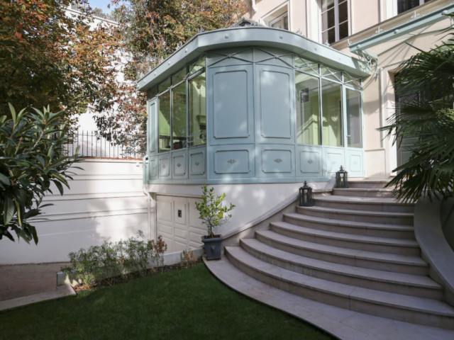 La cuisine a été réalisée en lieu et place d'une terrasse, au dessus d'un garage