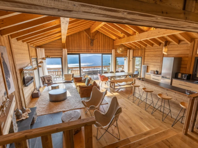 Un chalet juché à 1850 mètres d'altitude et à seulement 300 mètres des pistes