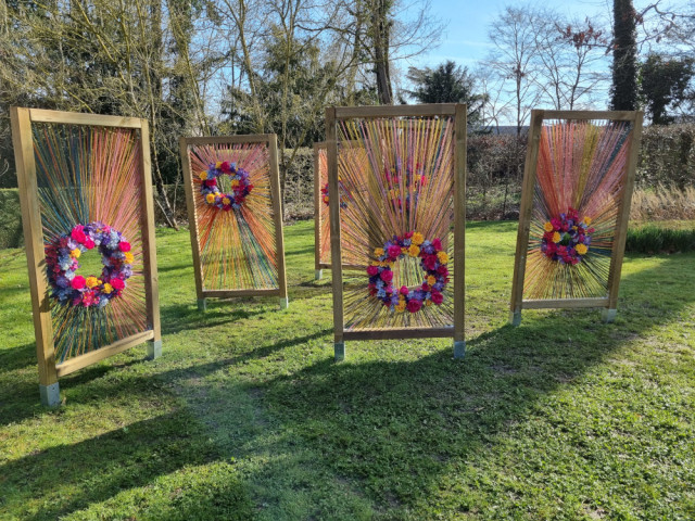 Pour Pâques, les élèves de l'École nationale des fleuristes de Paris ont réalisés des installations dans le jardin des apprentis