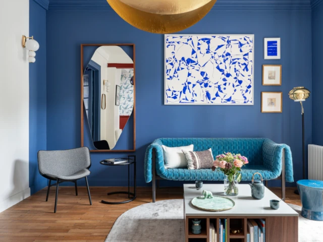 Un salon cosy et lumineux