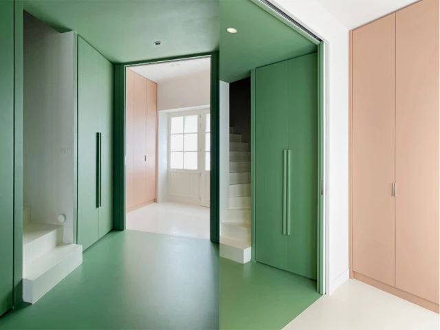 Une entrée isolée du reste de la maison