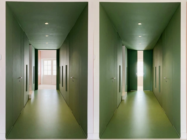 Un couloir tout de vert vêtu