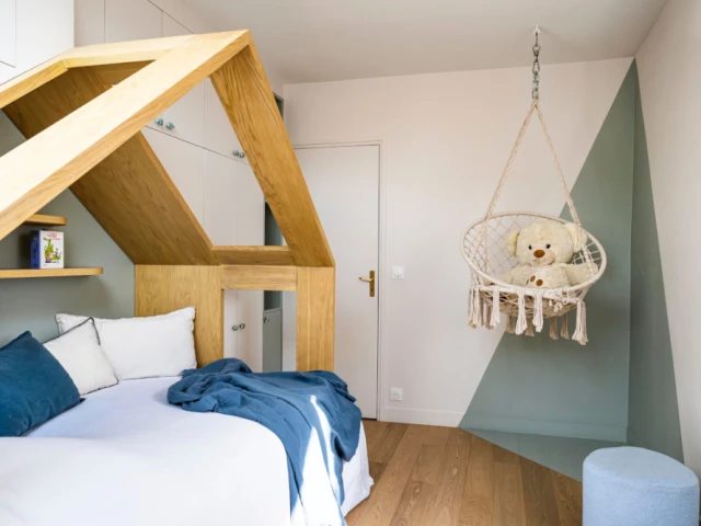 Une chambre d'enfant aux allures de refuge