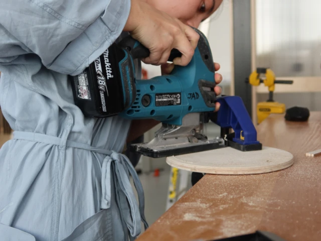 Le MakerLab est un fablab collaboratif ouvert aux artisans, designers et amateurs