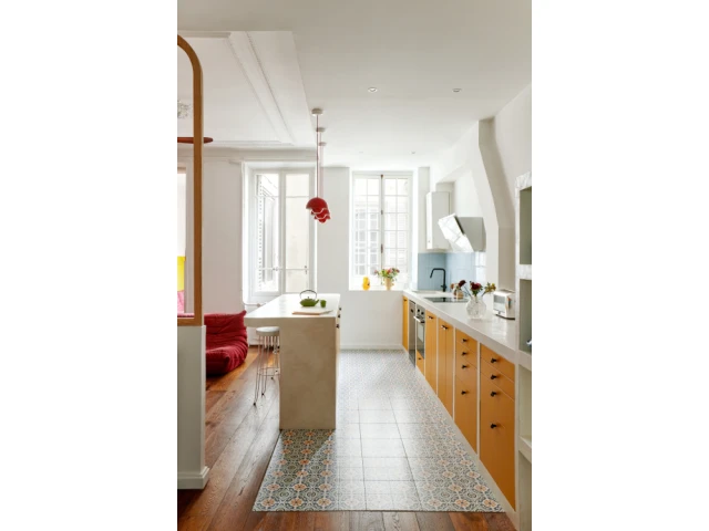 La nouvelle cuisine vue depuis l'entrée