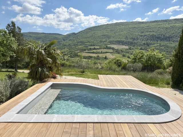 Catégorie piscine installée petit budget moins de 20.000 &euro; : Trophée d'Argent