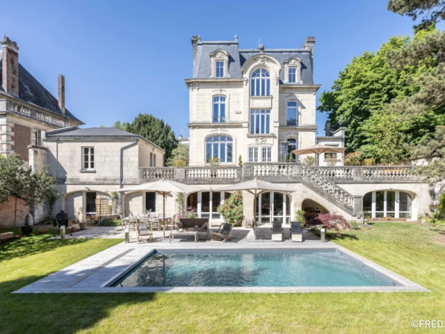 Catégorie piscine familiale de forme angulaire de moins de 40 m² : Trophée d'Or ex æquo - Catégorie piscine familiale de forme angulaire de moins de 40 m2 : Trophée d'Or ex æquo