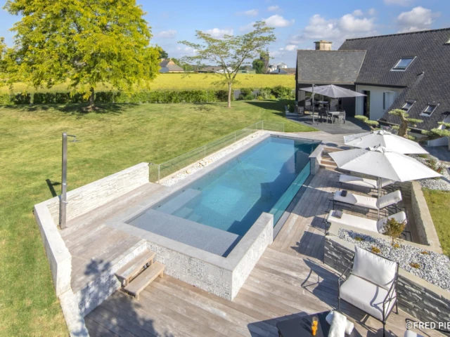 Catégorie piscine familiale de forme angulaire de moins de 40 m2 : Trophée d'Argent ex æquo