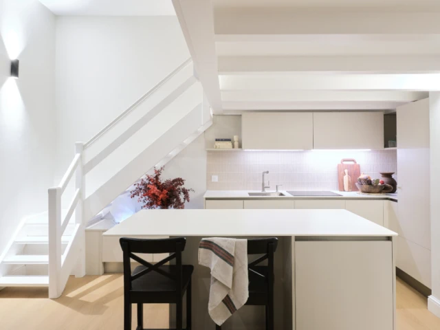 Après : Une cuisine avec îlot